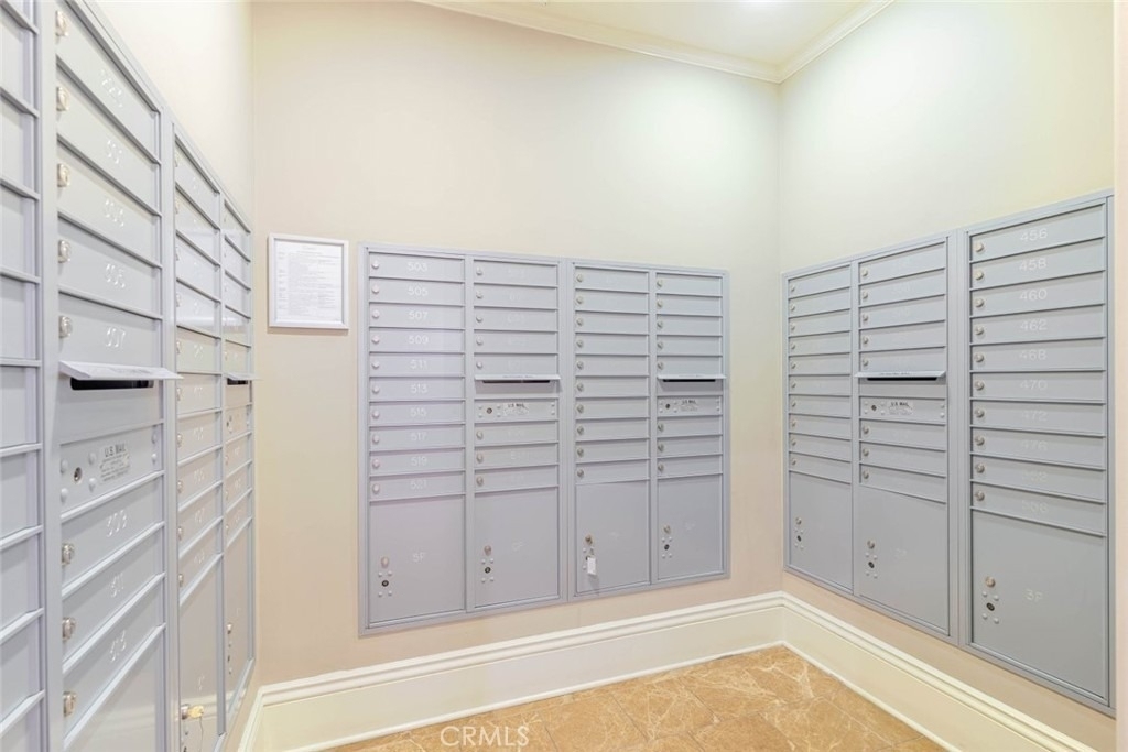 352 Caruso Avenue - Photo 6
