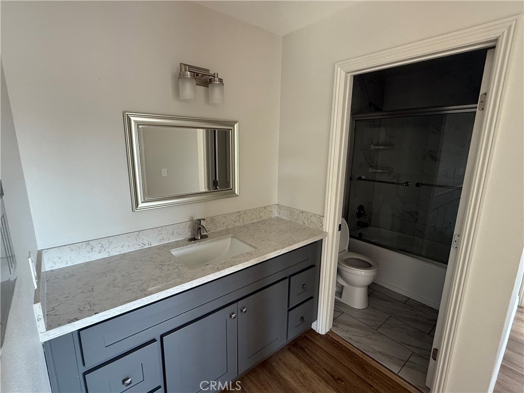 400 N Hobart Boulevard - Photo 3