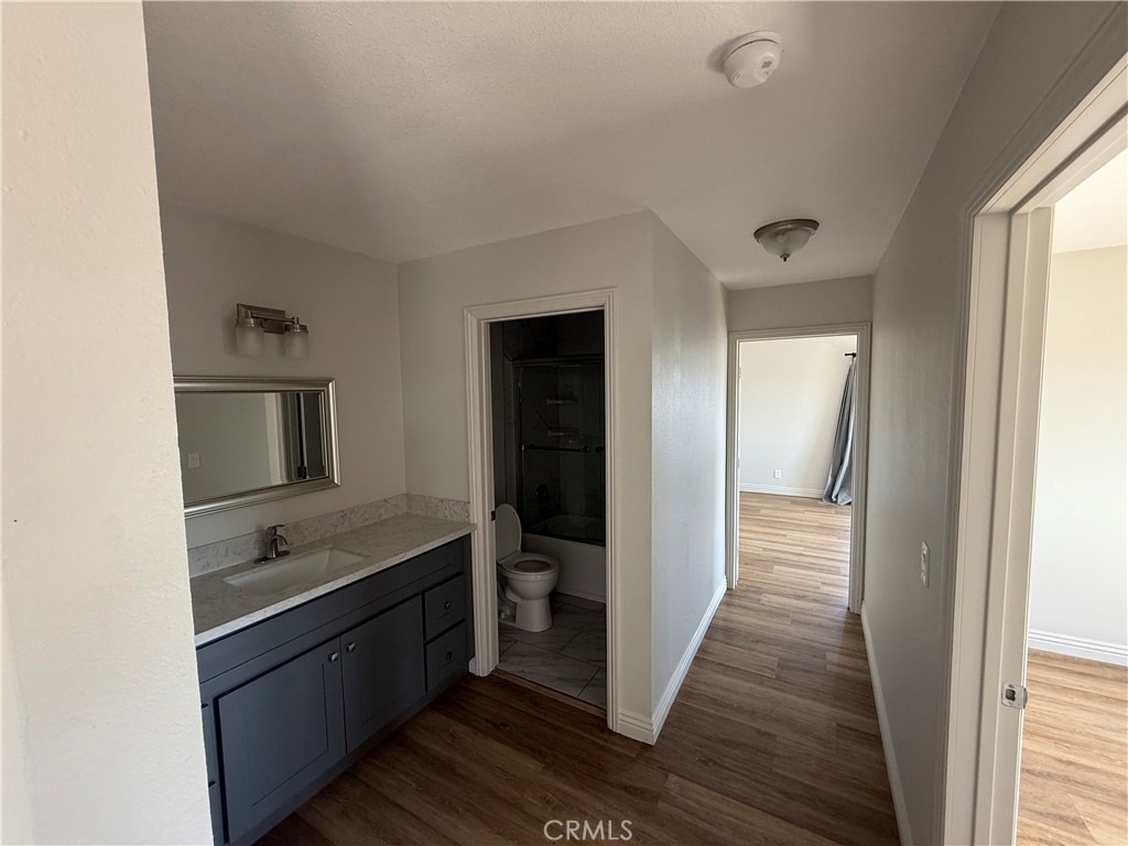 400 N Hobart Boulevard - Photo 8