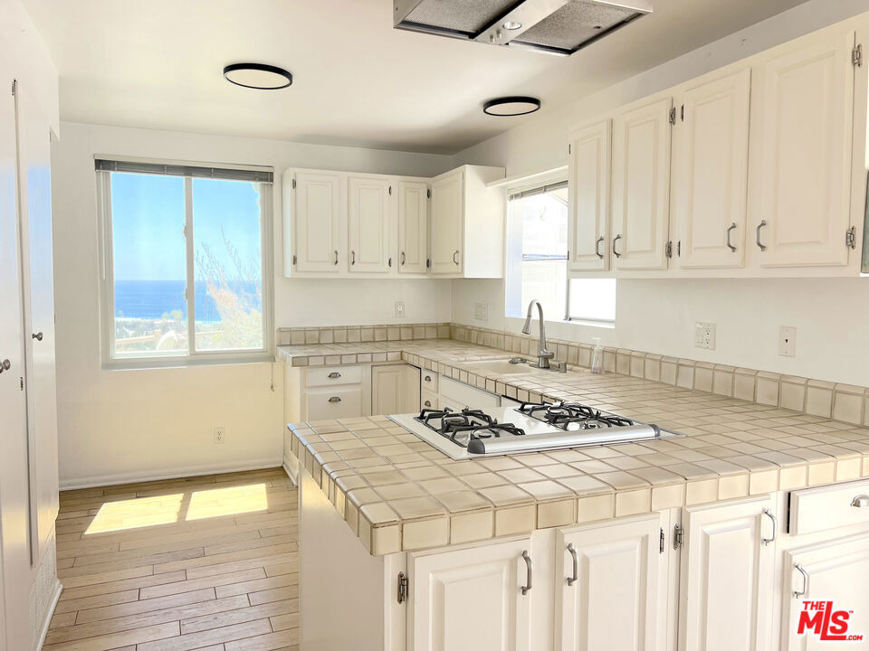 6232 Tapia Drive - Photo 5