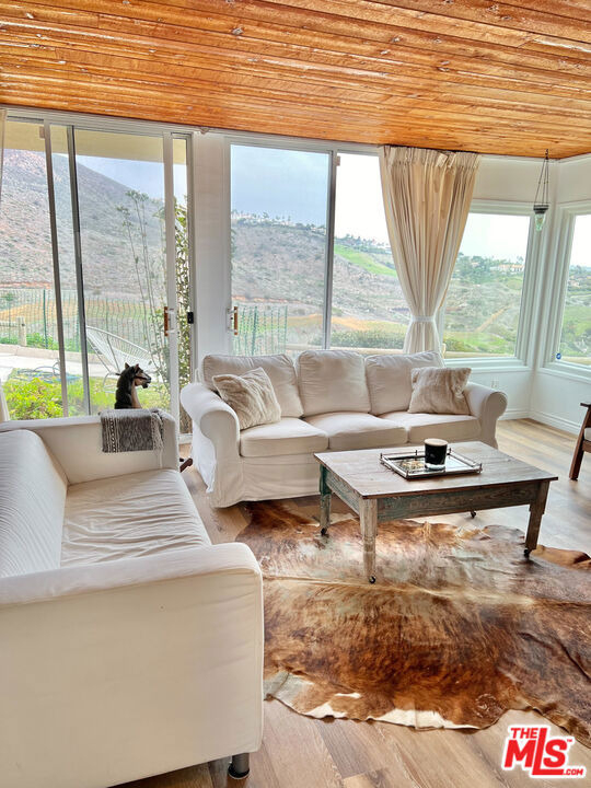 6232 Tapia Drive - Photo 2