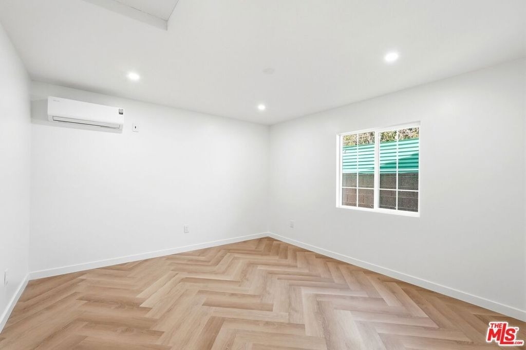 11445 Delano Street - Photo 7