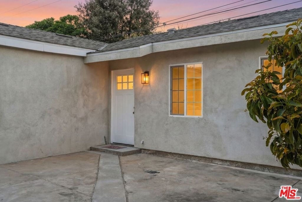 11445 Delano Street - Photo 13