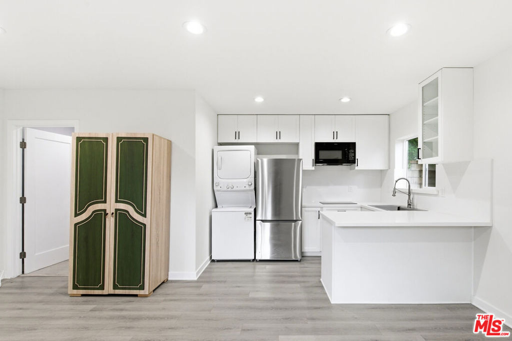 22305 Gilmore Street - Photo 8