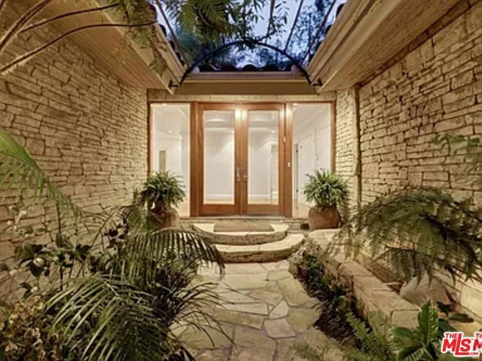 1681 Stone Canyon Road - Photo 33