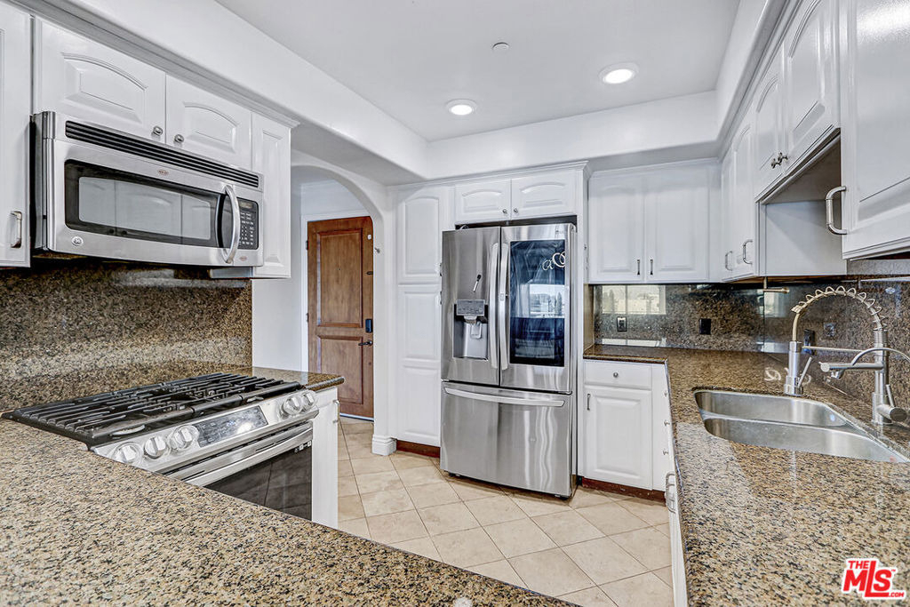 1520 S Shenandoah Street - Photo 2