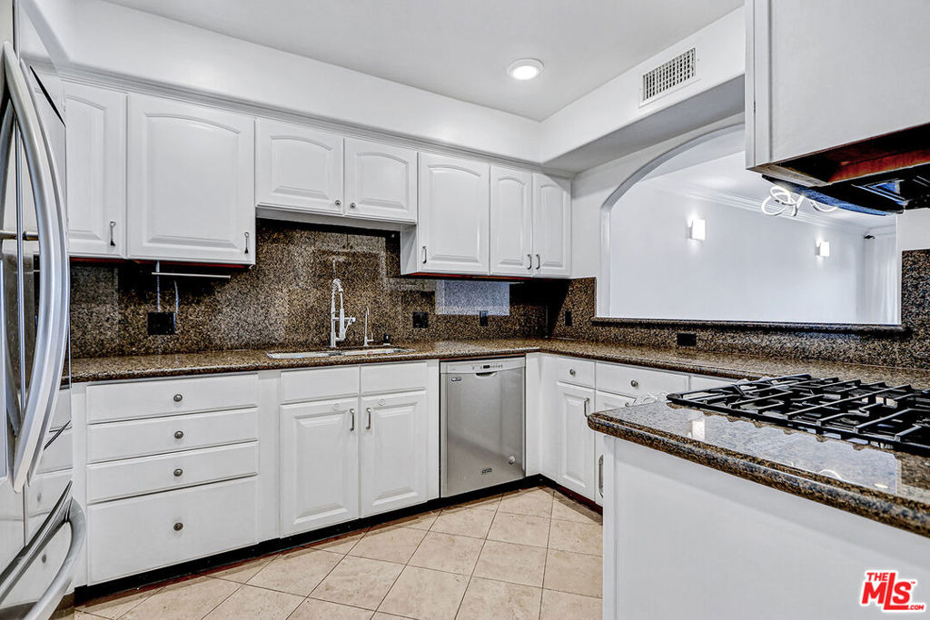 1520 S Shenandoah Street - Photo 5