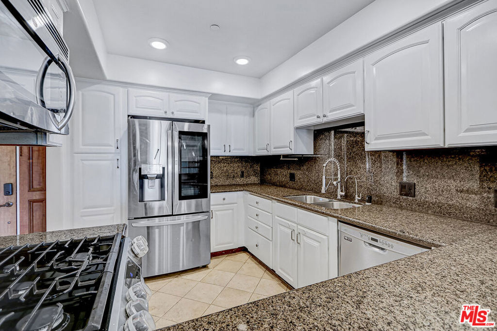 1520 S Shenandoah Street - Photo 4
