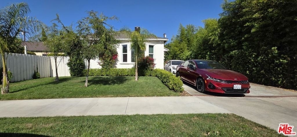 5444 Hermitage Avenue - Photo 12