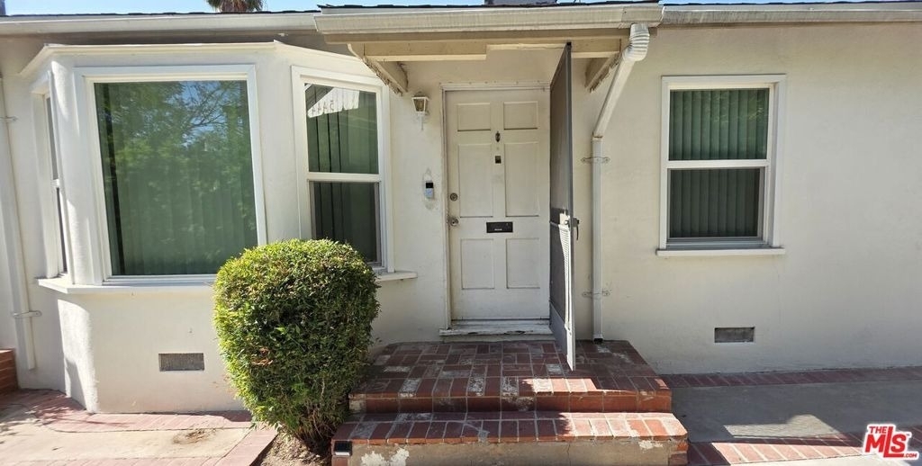 5444 Hermitage Avenue - Photo 10