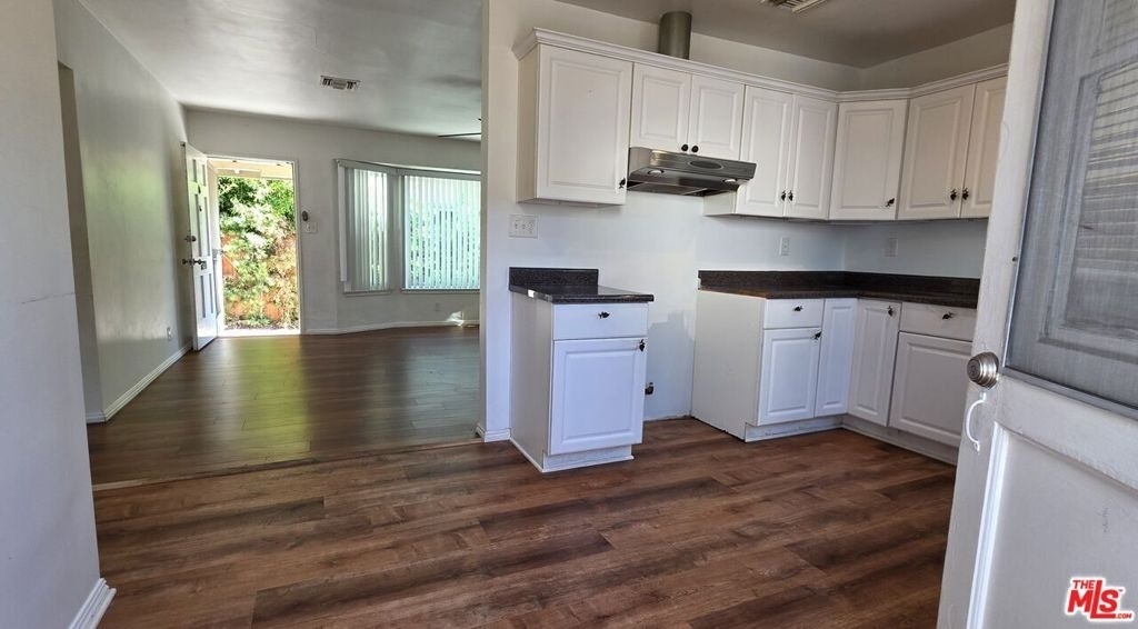 5444 Hermitage Avenue - Photo 1
