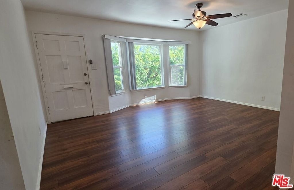 5444 Hermitage Avenue - Photo 3