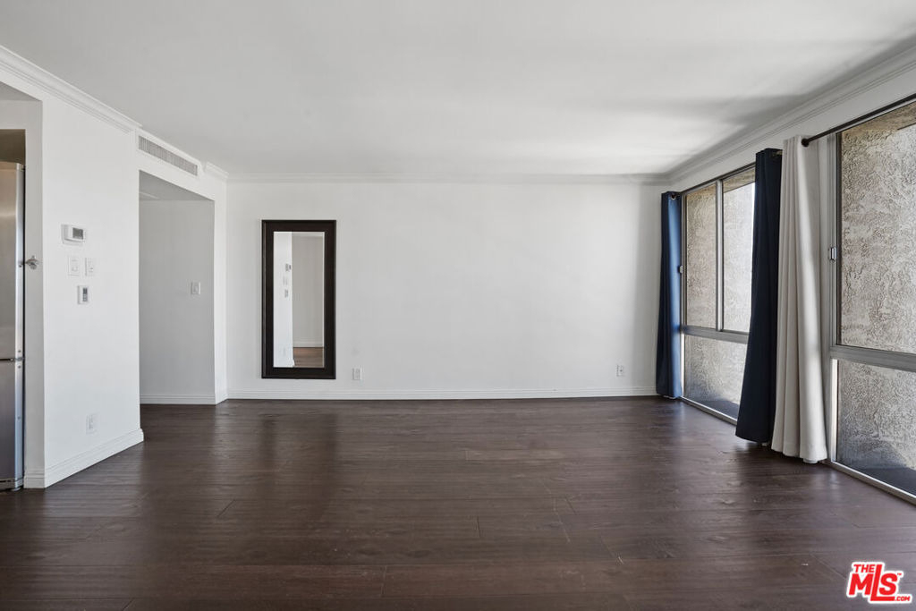 800 W 1st Street - Photo 17