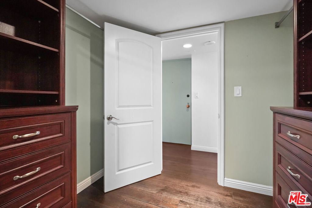 800 W 1st Street - Photo 24
