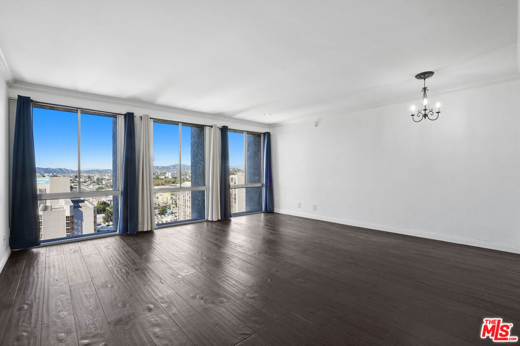 800 W 1st Street - Photo 19