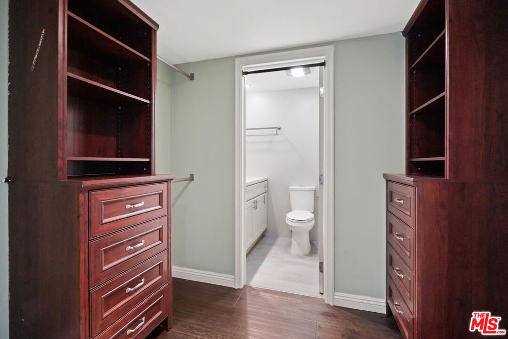 800 W 1st Street - Photo 28