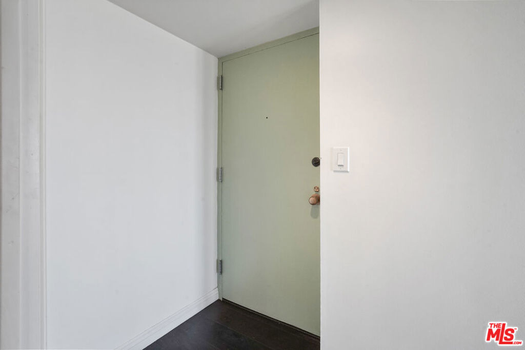 800 W 1st Street - Photo 23