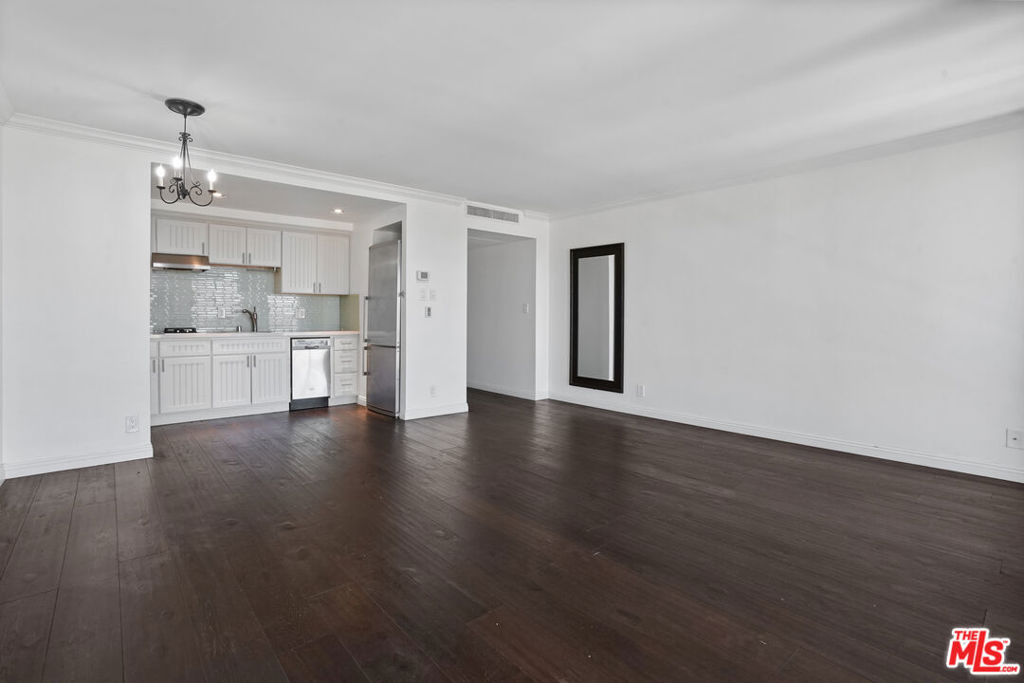 800 W 1st Street - Photo 16