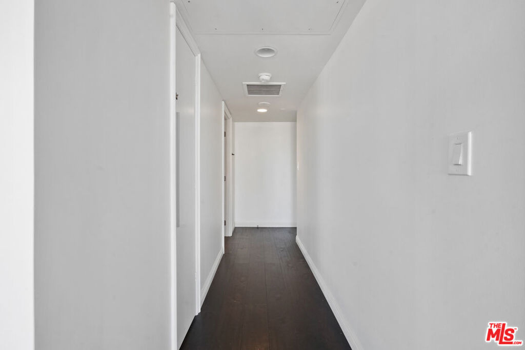 800 W 1st Street - Photo 22