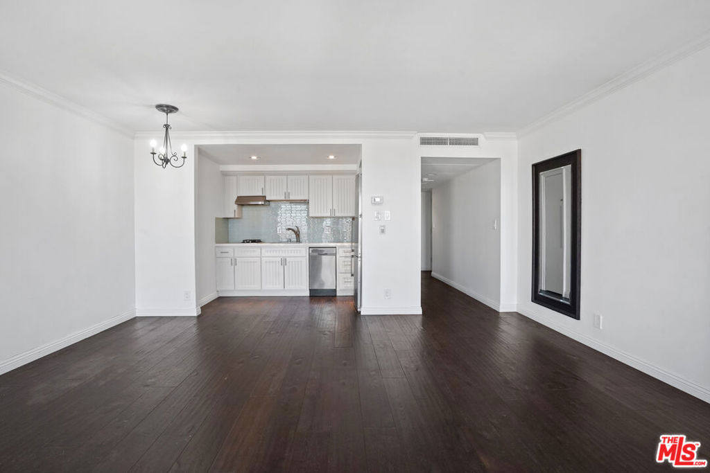800 W 1st Street - Photo 15