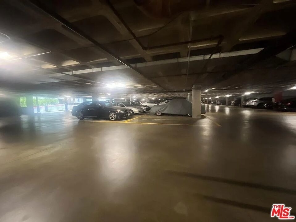 800 W 1st Street - Photo 8