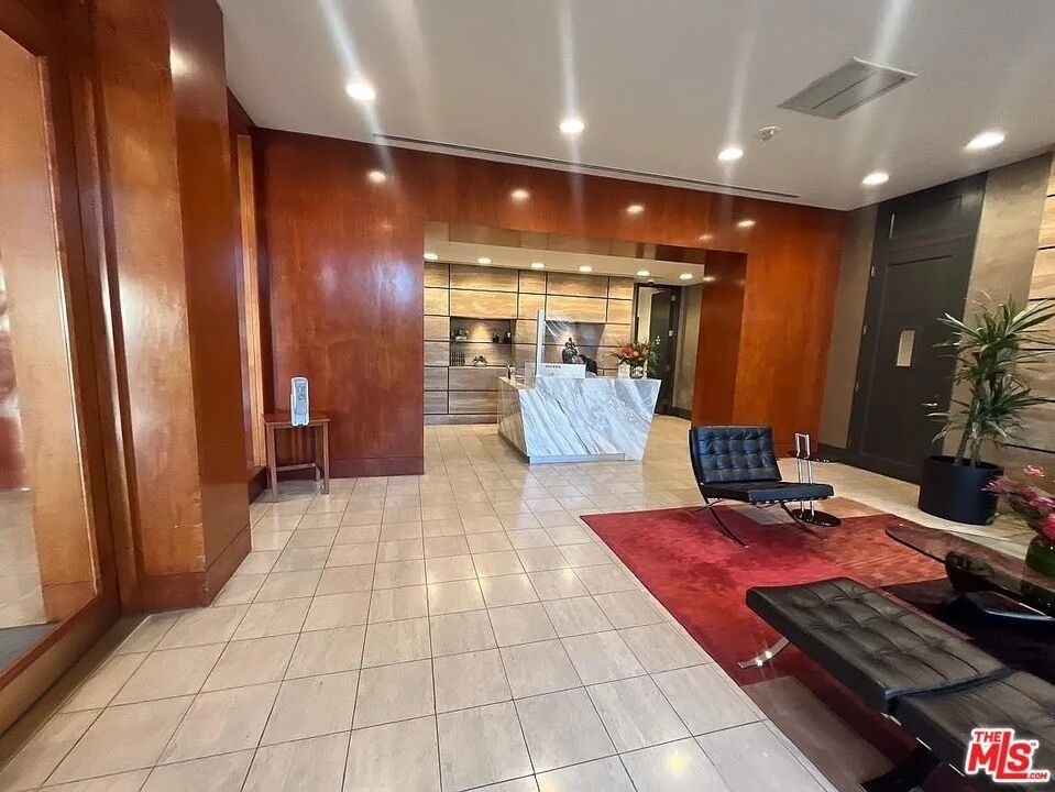 800 W 1st Street - Photo 2