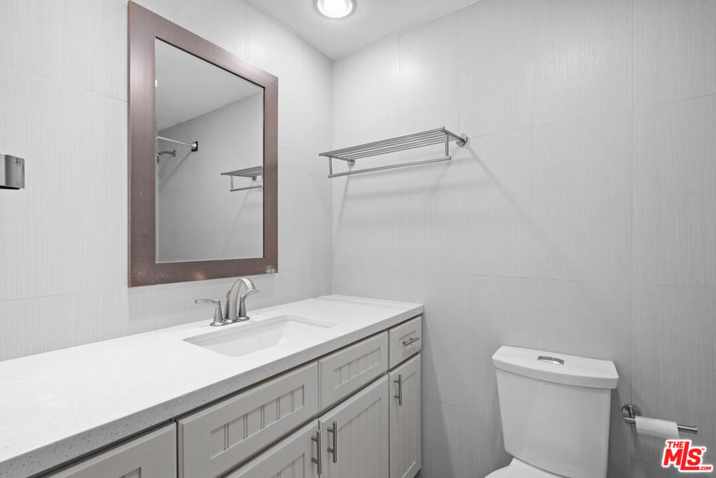 800 W 1st Street - Photo 26