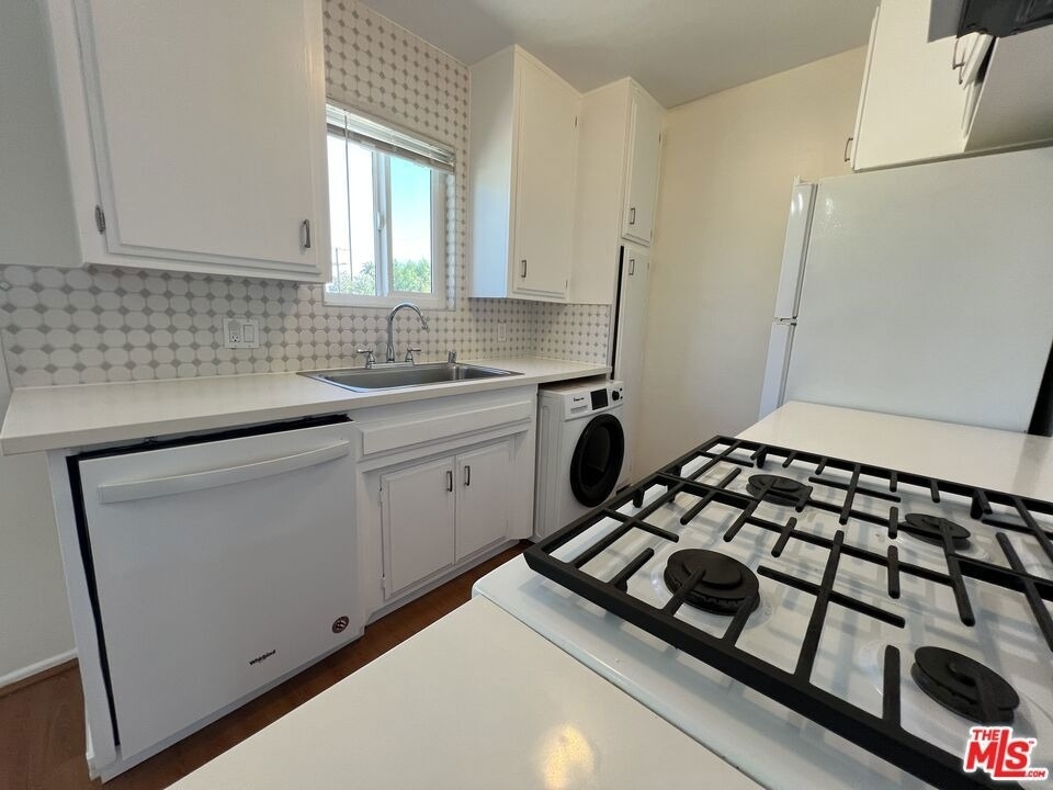 2210 S Sycamore Avenue - Photo 5