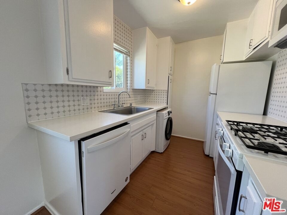 2210 S Sycamore Avenue - Photo 7