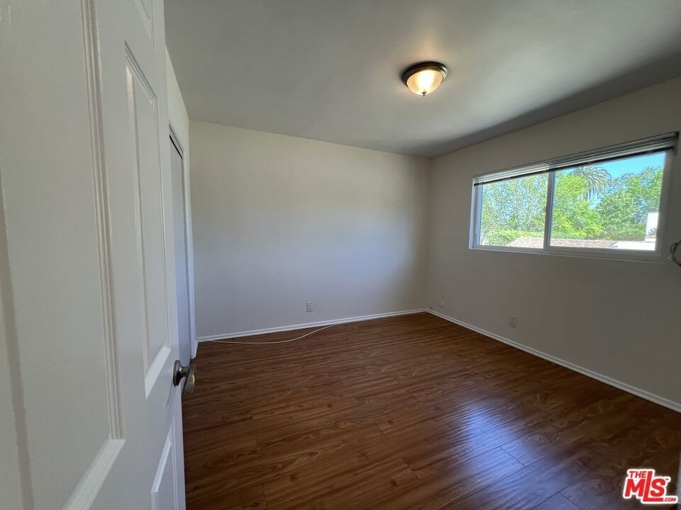 2210 S Sycamore Avenue - Photo 10