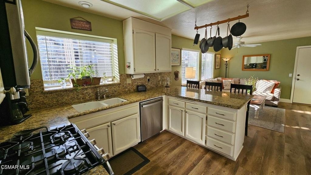 14640 Marymount Street - Photo 11