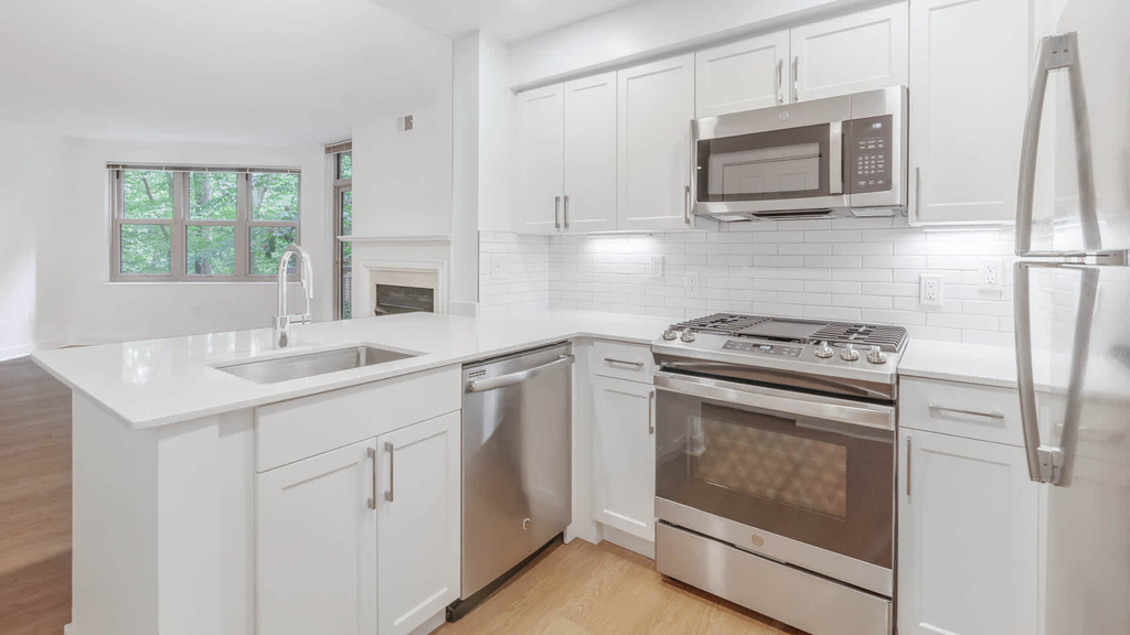 4411 Connecticut Ave. Nw - Photo 6