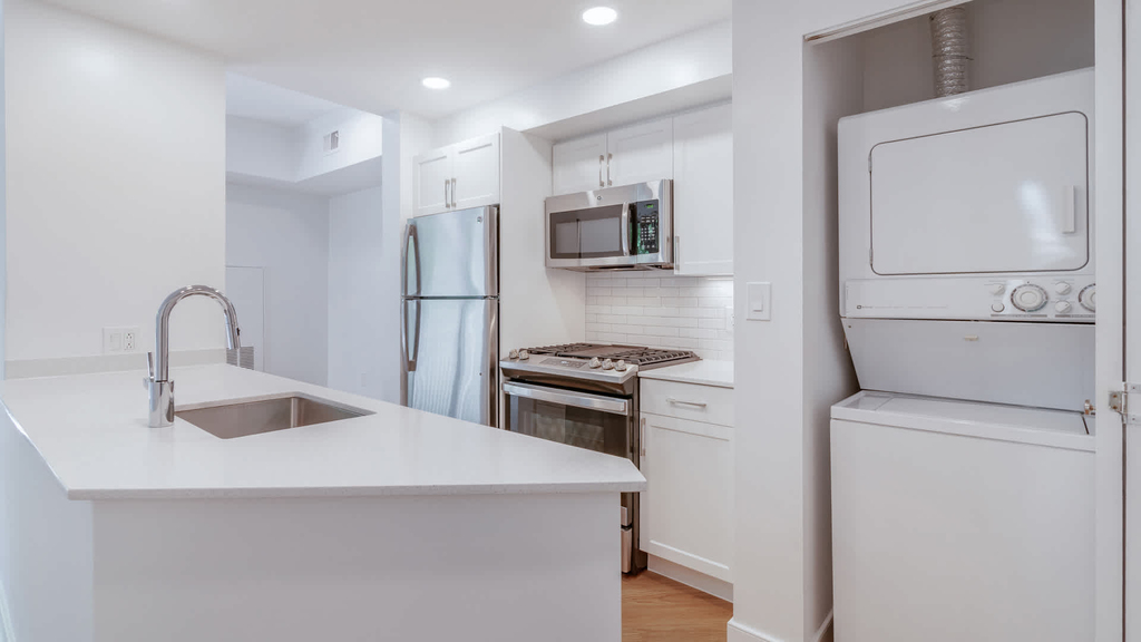 4411 Connecticut Ave. Nw - Photo 4