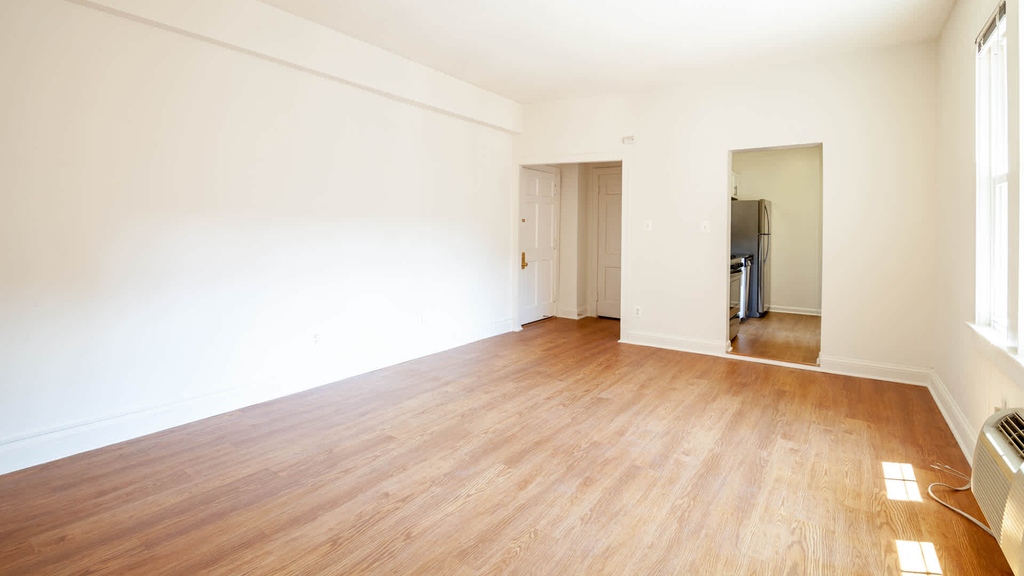 4850 Connecticut Ave. Nw - Photo 12