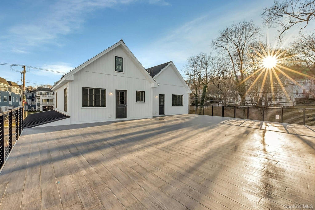 156 W Broadway - Photo 0