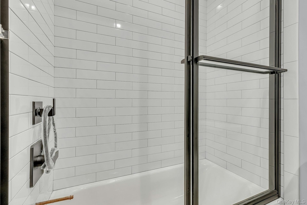 156 W Broadway - Photo 19