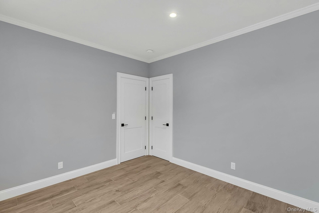 156 W Broadway - Photo 15