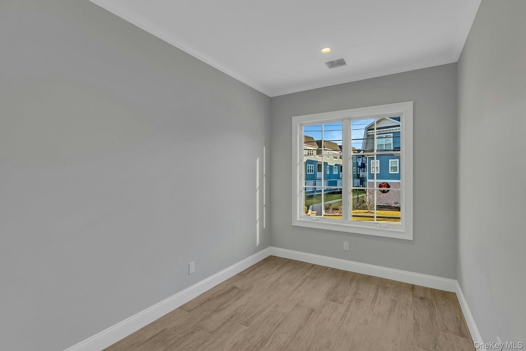 156 W Broadway - Photo 13
