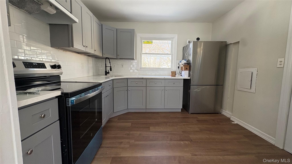 72 Judith Drive - Photo 3