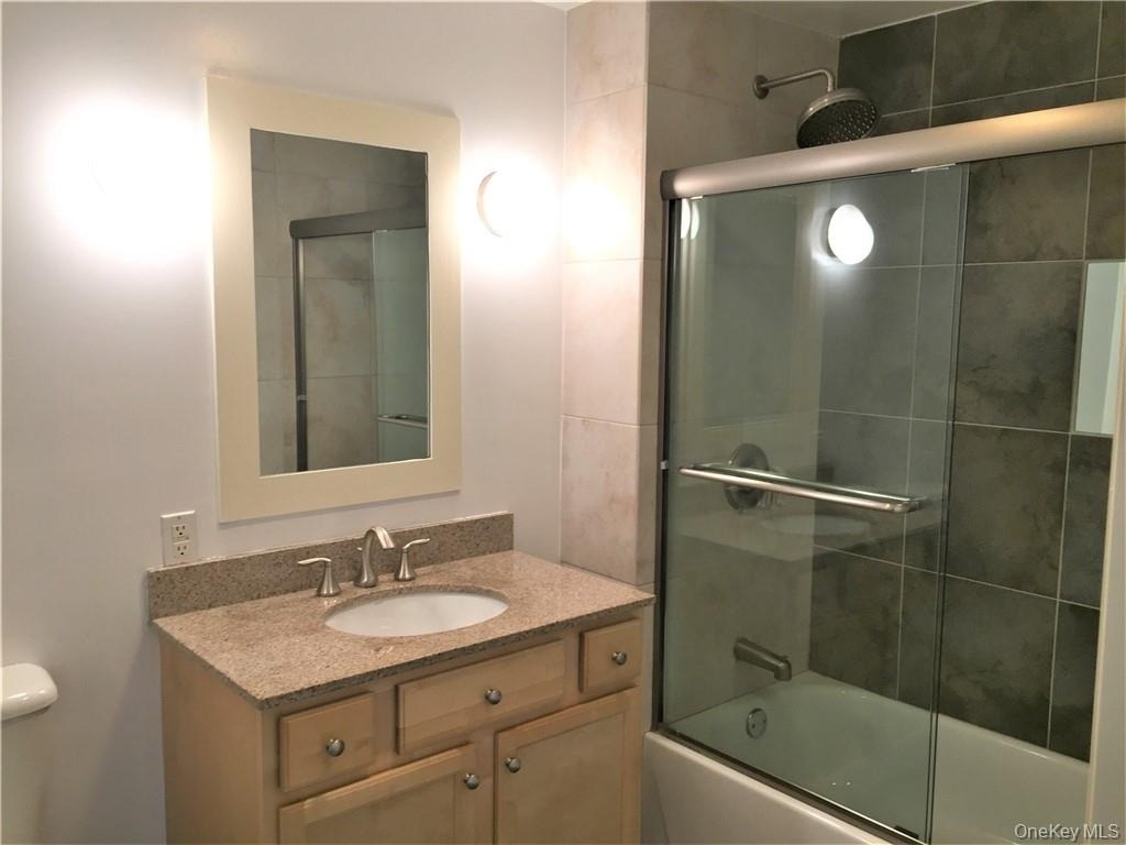 1 S Astor Street - Photo 8