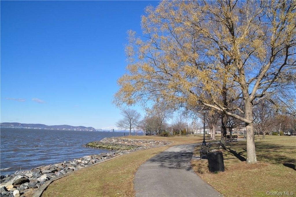 1 S Astor Street - Photo 11