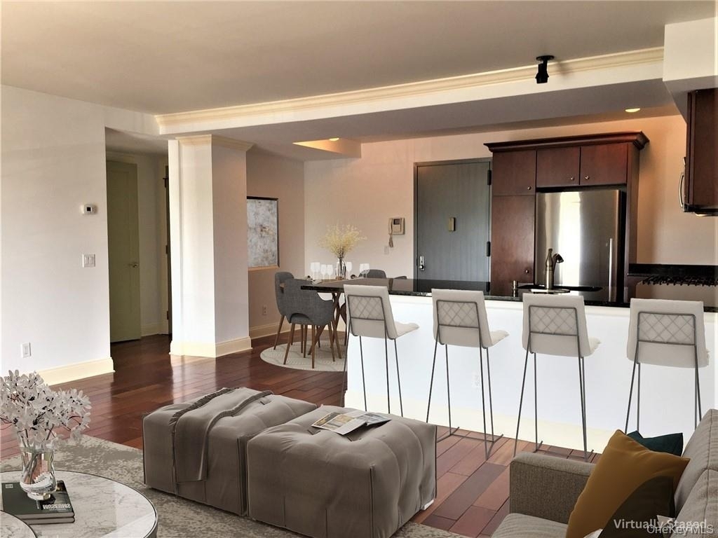 1 S Astor Street - Photo 2