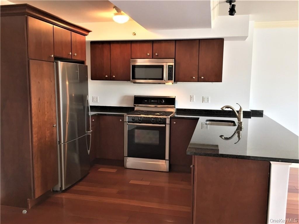 1 S Astor Street - Photo 5