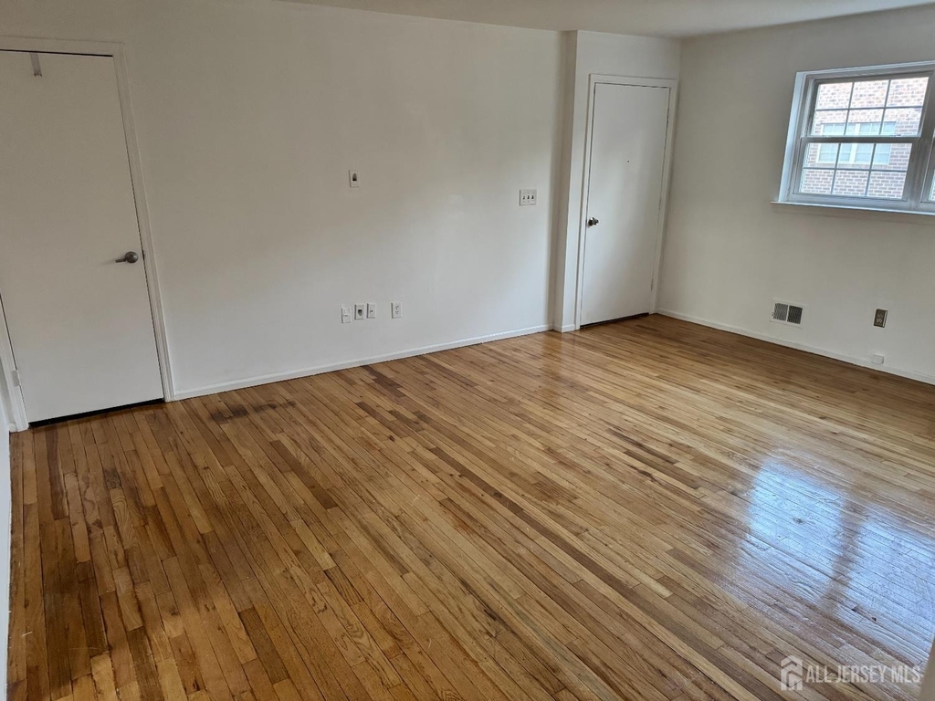 6501 Avenue C - Photo 9