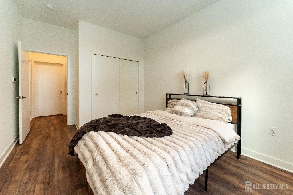 18 West Main Street - Photo 8