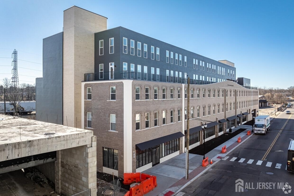 18 West Main Street - Photo 14