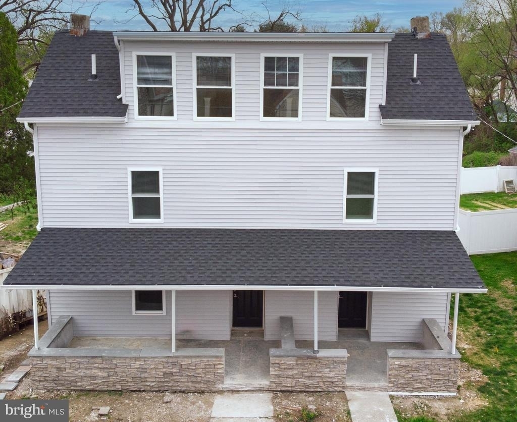 520 East Avenue - Photo 0