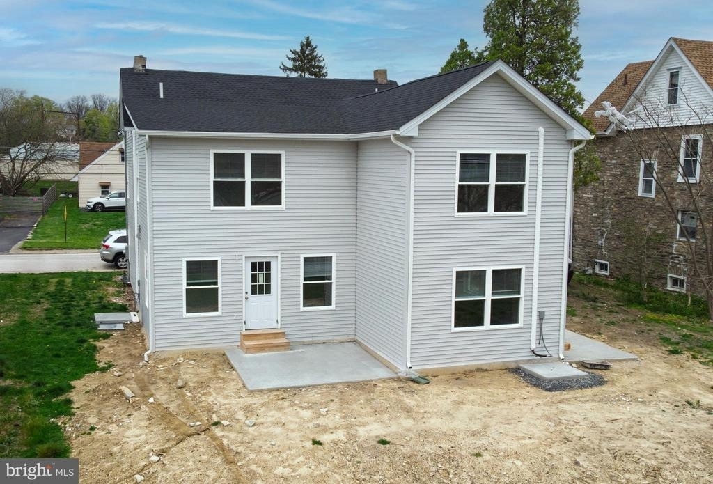 520 East Avenue - Photo 1