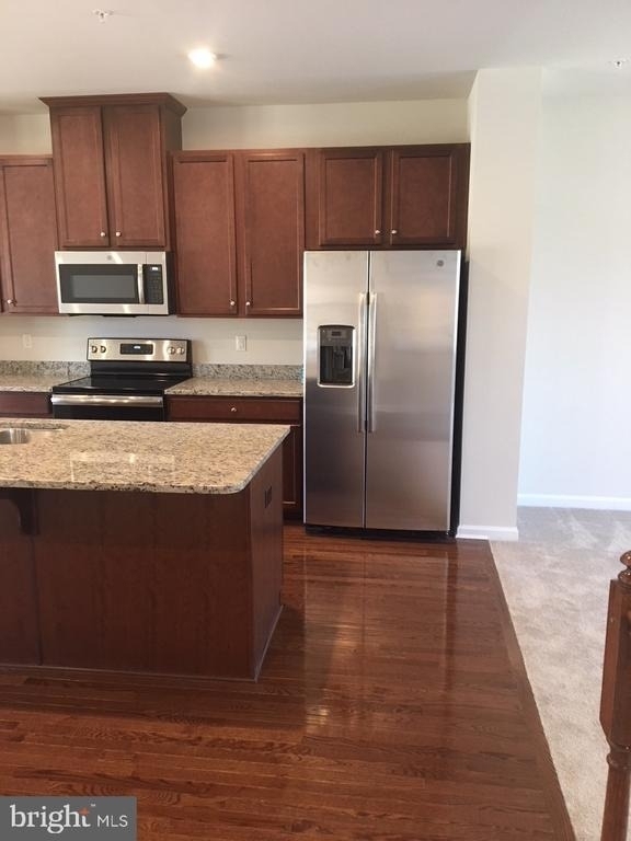 172 Mulberry Drive - Photo 2