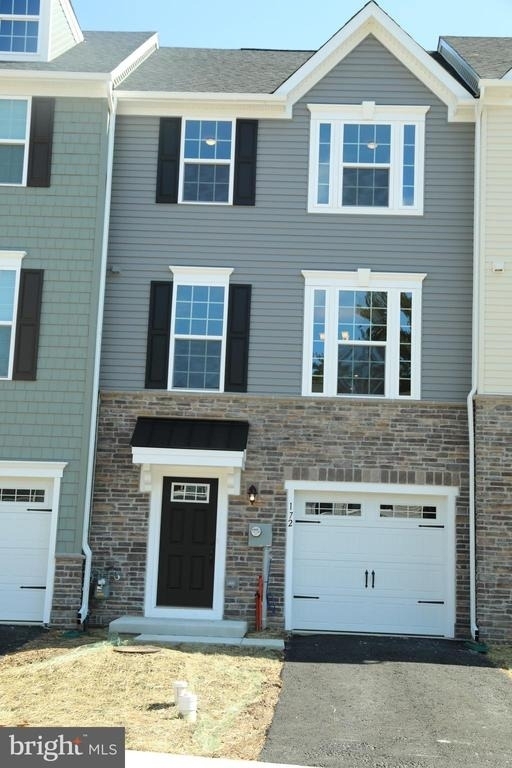 172 Mulberry Drive - Photo 0